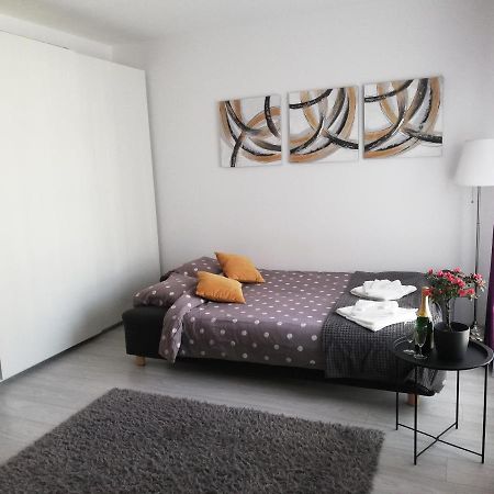 Marlen'S Apartment Bucharest Exterior photo